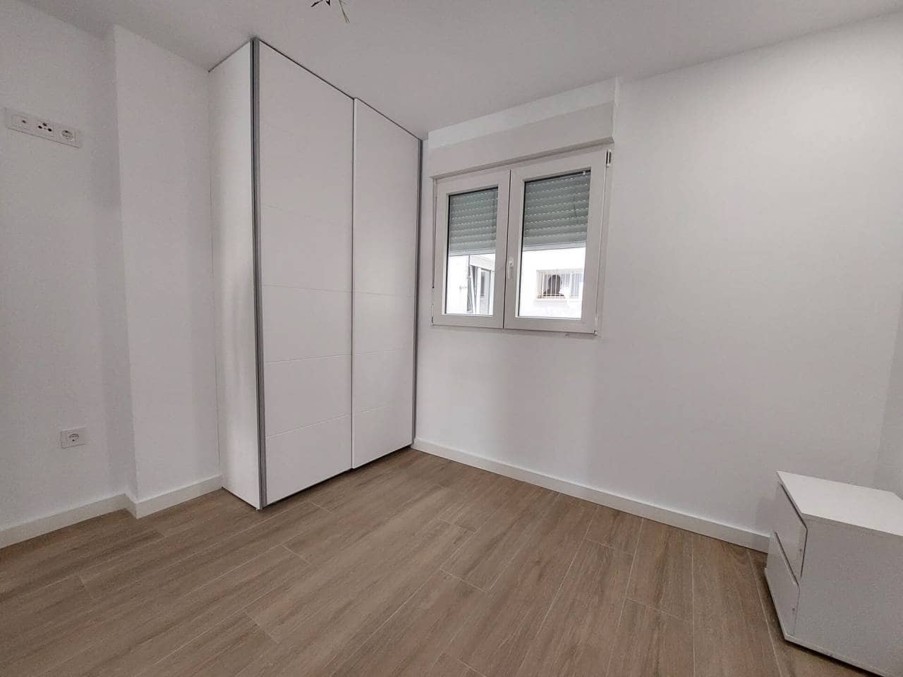 3 quarto Apartamento para arrendar em Alicante cidade com garagem - 1 500 € (Ref: 7158630)