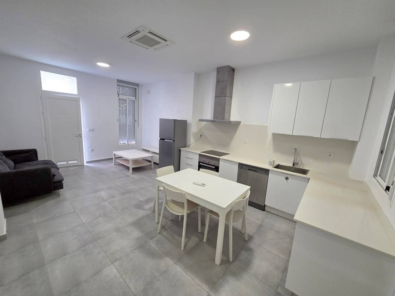 1 soveværelse Lejlighed til leje i Alicante by - € 850 (Ref: 7257607)