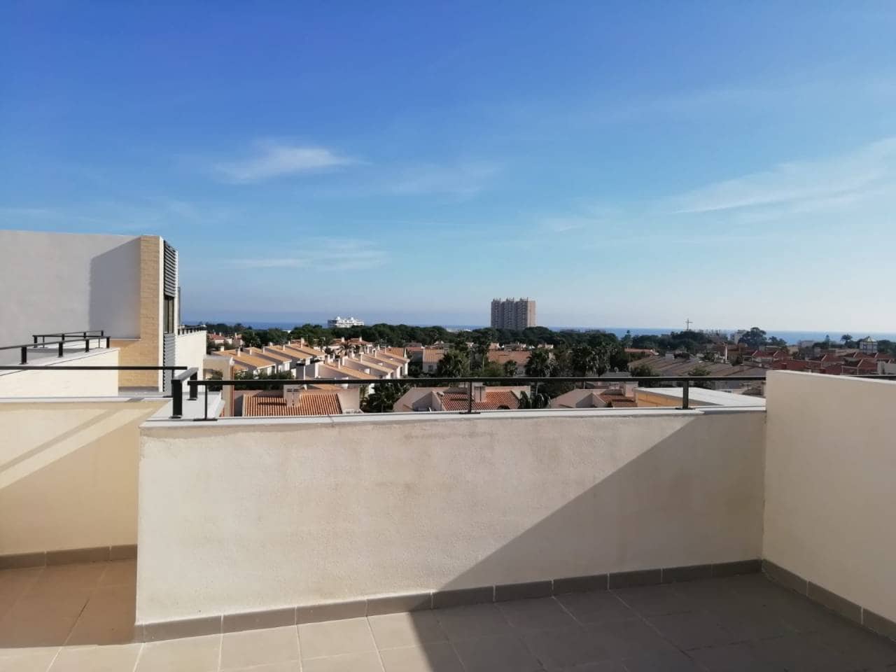 2 quarto Penthouse para arrendar em El Campello com piscina garagem - 1 400 € (Ref: 7375018)