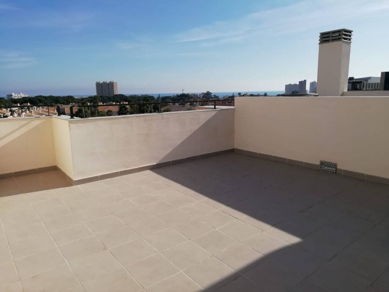 2 quarto Penthouse para arrendar em El Campello com piscina garagem - 1 400 € (Ref: 7375018)