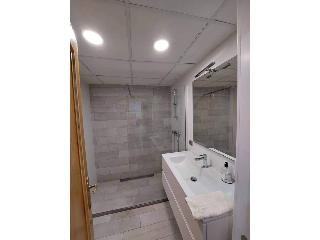Piso de 2 habitaciones en Alicante / Alacant ciudad en alquiler - 1.200 € (Ref: 7462837)