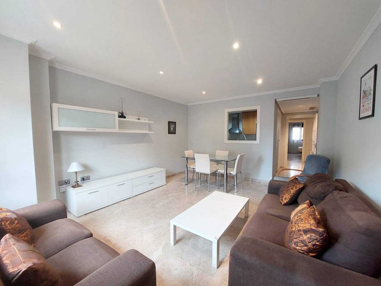 2 bedroom Flat for rent in Alicante / Alacant city with garage - € 1,200 (Ref: 7537781)