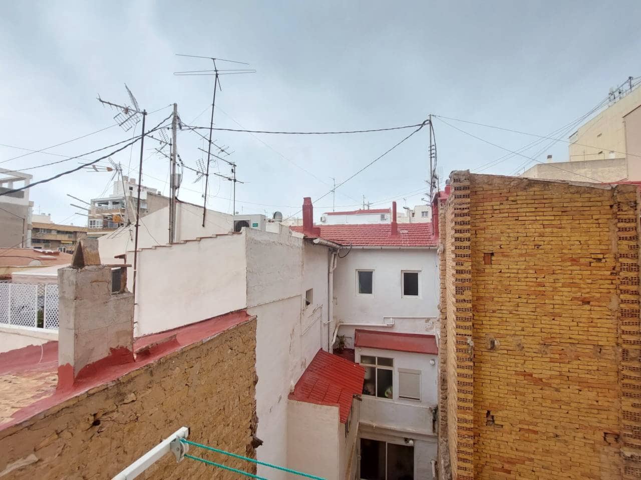 2 bedroom Flat for rent in Alicante / Alacant city with garage - € 1,200 (Ref: 7537781)