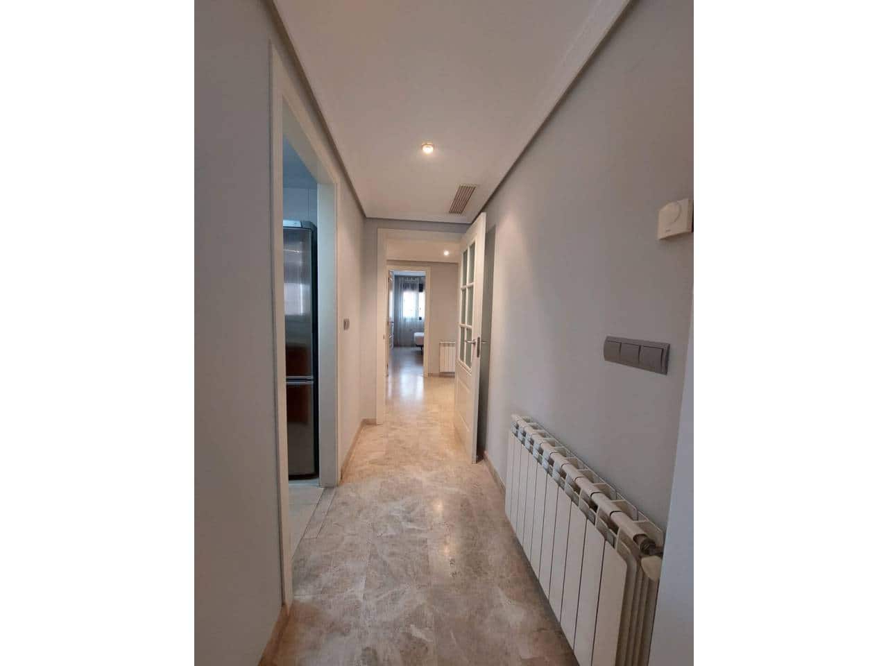 2 bedroom Flat for rent in Alicante / Alacant city with garage - € 1,200 (Ref: 7537781)