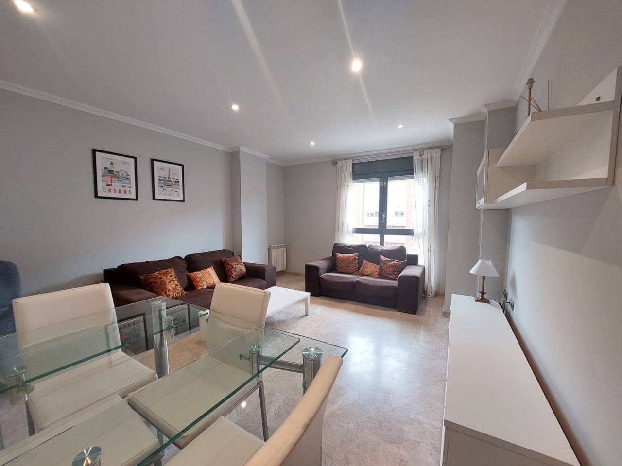 2 bedroom Flat for rent in Alicante / Alacant city with garage - € 1,200 (Ref: 7537781)