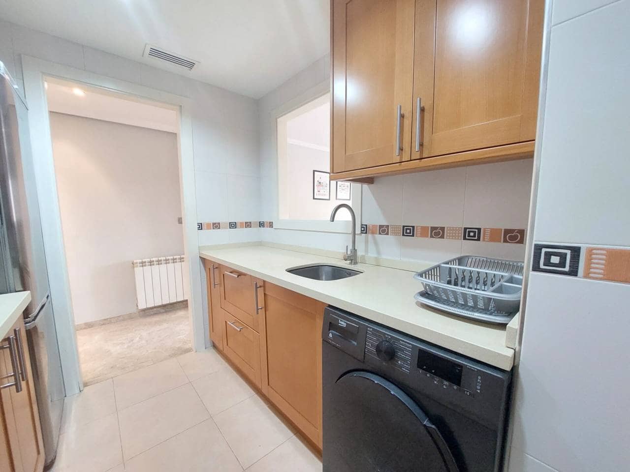 2 bedroom Flat for rent in Alicante / Alacant city with garage - € 1,200 (Ref: 7537781)