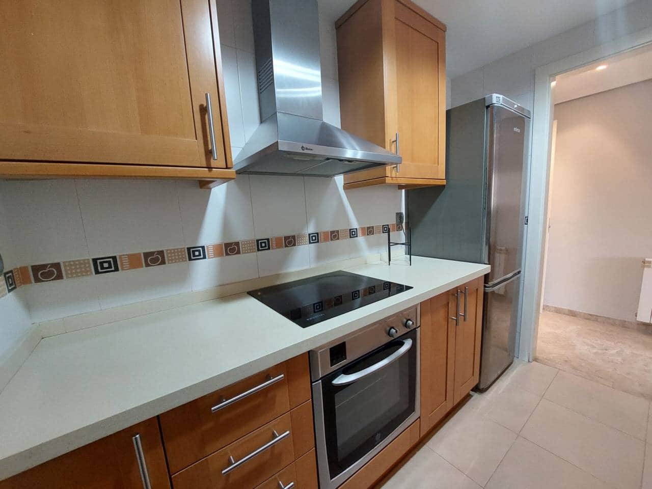 2 bedroom Flat for rent in Alicante / Alacant city with garage - € 1,200 (Ref: 7537781)