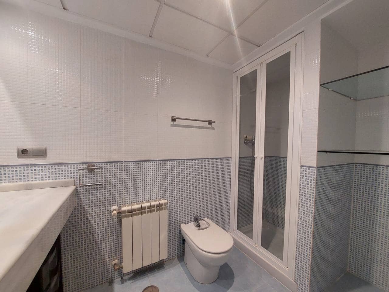 2 bedroom Flat for rent in Alicante / Alacant city with garage - € 1,200 (Ref: 7537781)