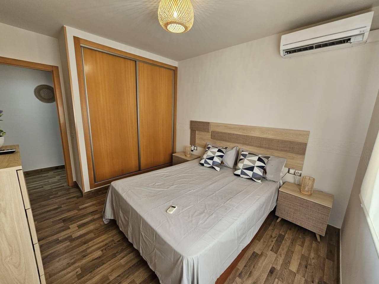 3 slaapkamer Penthouse te huur in Alicante stad met garage - € 1.350 (Ref: 7591834)