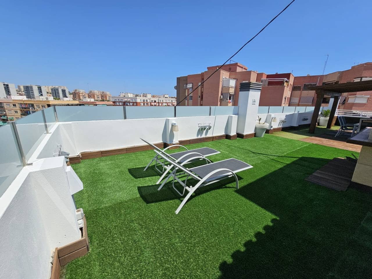 3 slaapkamer Penthouse te huur in Alicante stad met garage - € 1.350 (Ref: 7591834)