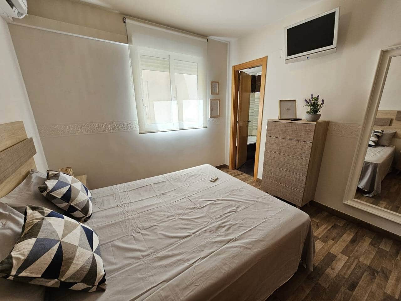 3 slaapkamer Penthouse te huur in Alicante stad met garage - € 1.350 (Ref: 7591834)