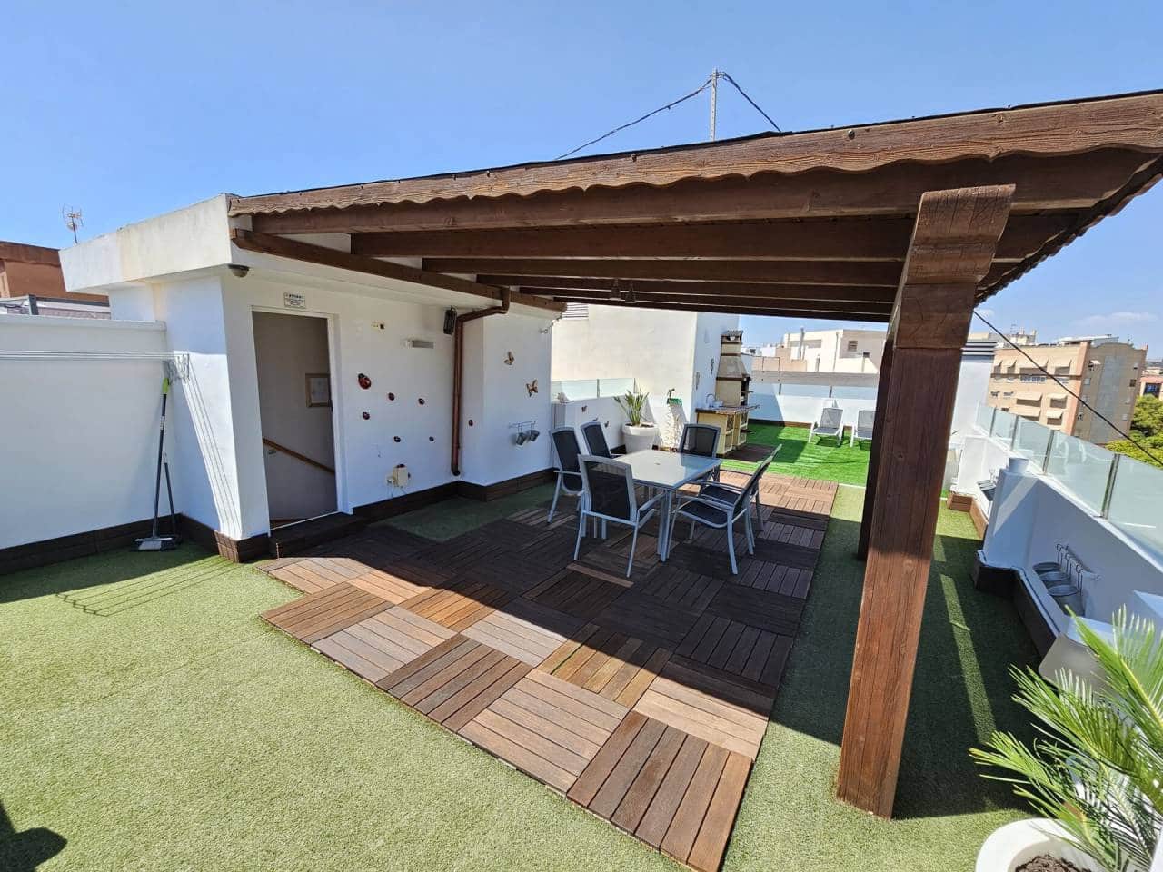 3 slaapkamer Penthouse te huur in Alicante stad met garage - € 1.350 (Ref: 7591834)