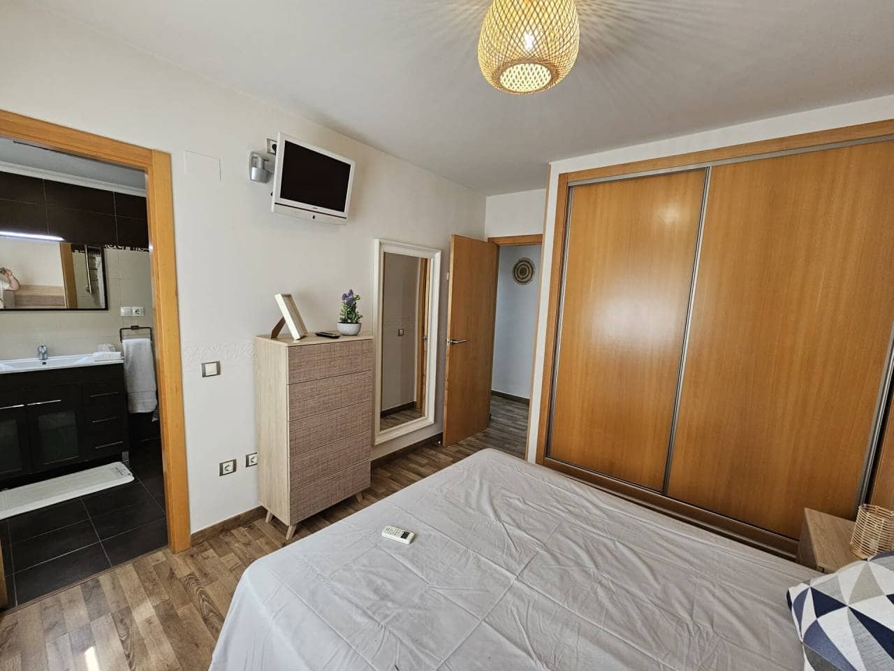 3 slaapkamer Penthouse te huur in Alicante stad met garage - € 1.350 (Ref: 7591834)