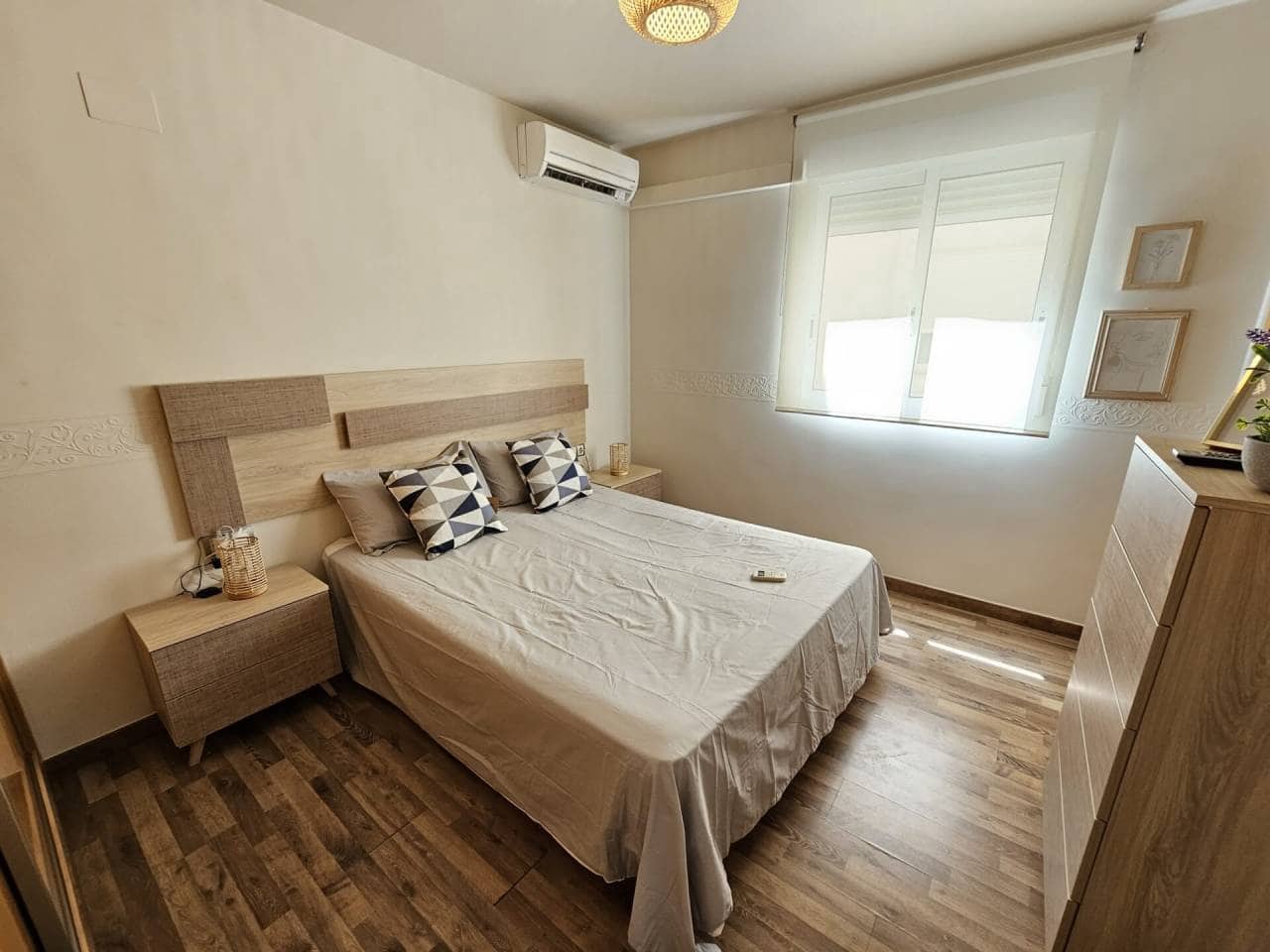 3 slaapkamer Penthouse te huur in Alicante stad met garage - € 1.350 (Ref: 7591834)