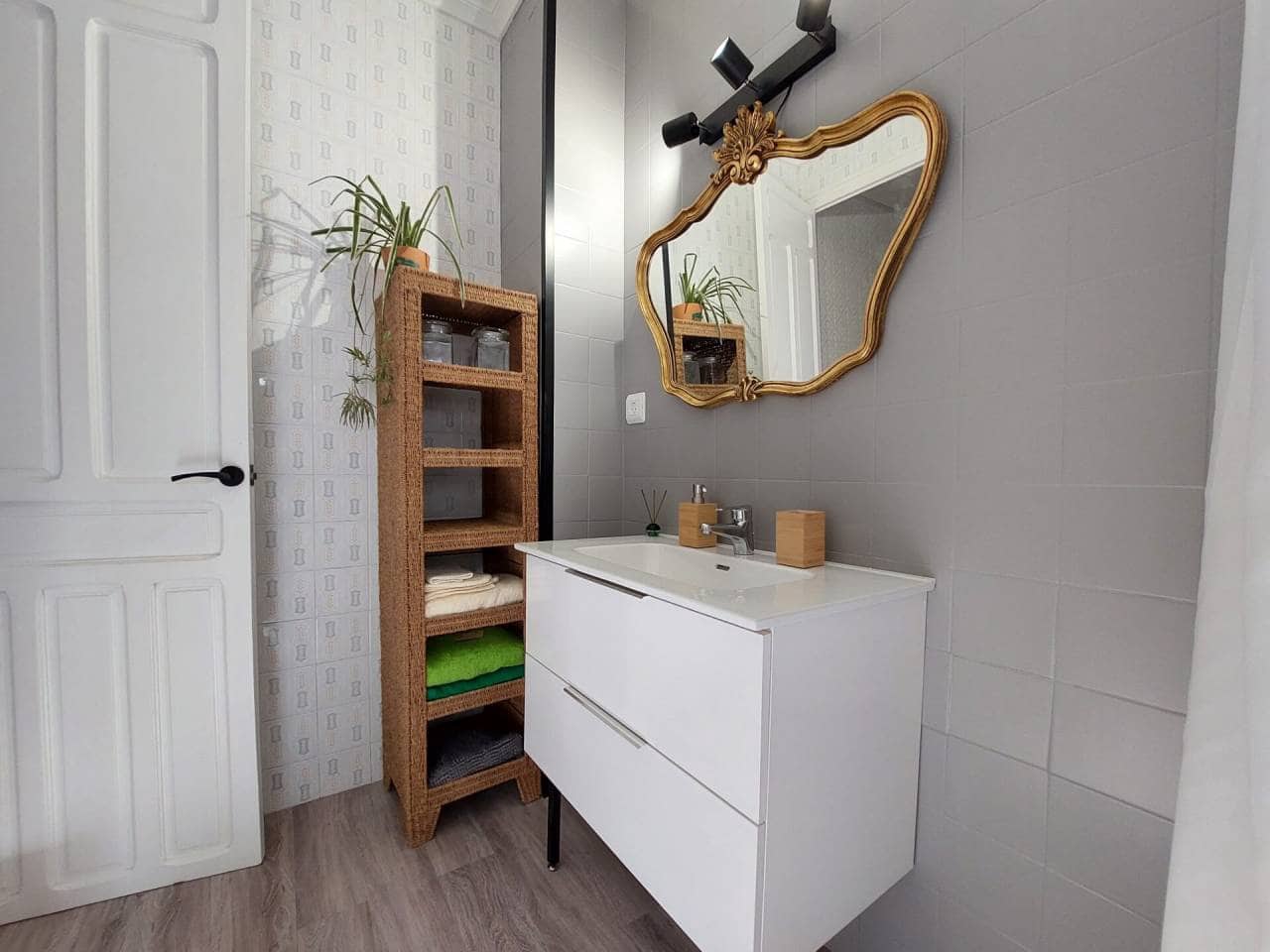 2 Zimmer Wohnung zu vermieten in Alicante / Alacant Stadt - 950 € (Ref: 7703253)