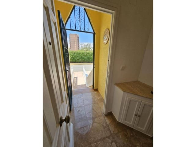 3 makuuhuone Bungalow vuokrattavana paikassa Cabo de las Huertas, Alicante kaupunki mukana uima-altaan 
autotalli - 1 450 € (Ref: 7724860)