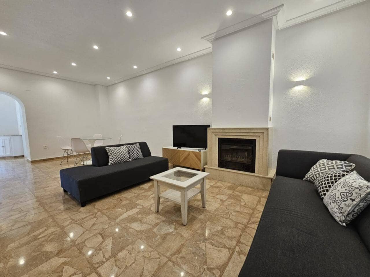 3 bedroom Bungalow for rent in Cabo de las Huertas with pool garage - € 1,450 (Ref: 7724860)