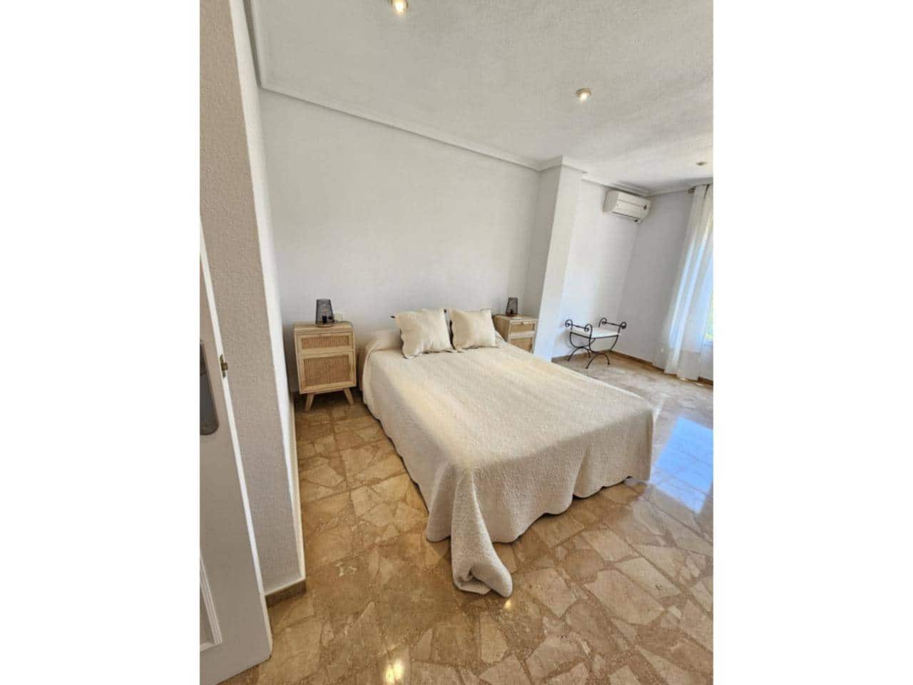 3 bedroom Bungalow for rent in Cabo de las Huertas with pool garage - € 1,450 (Ref: 7724860)