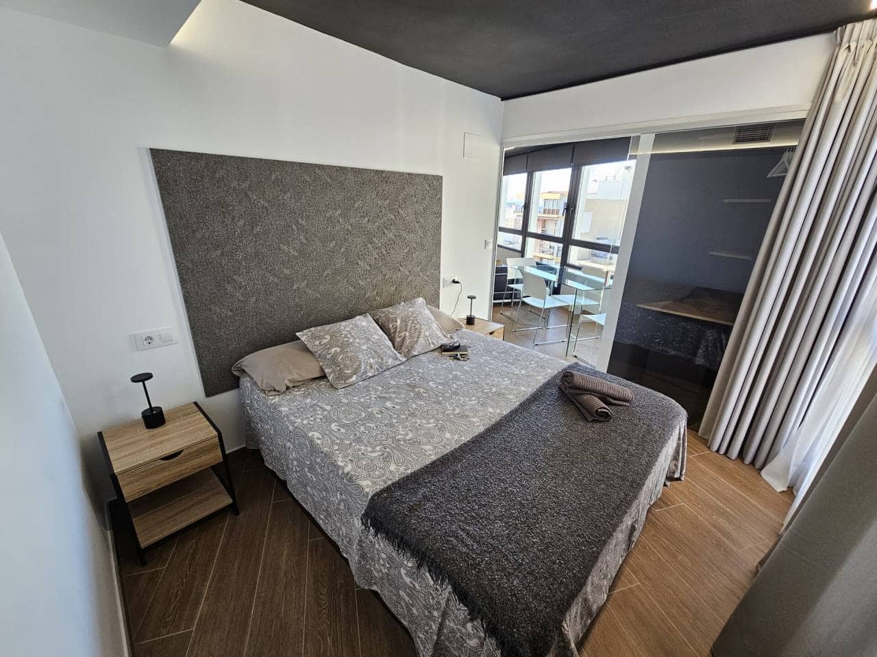 2 Zimmer Wohnung zu vermieten in Alicante / Alacant Stadt - 1.200 € (Ref: 7813772)