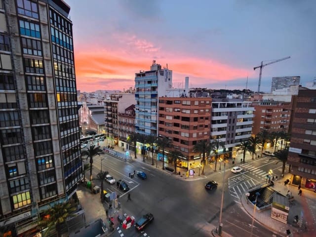 3 soverom Leilighet til leie i Alicante by - € 1 200 (Ref: 7818884)