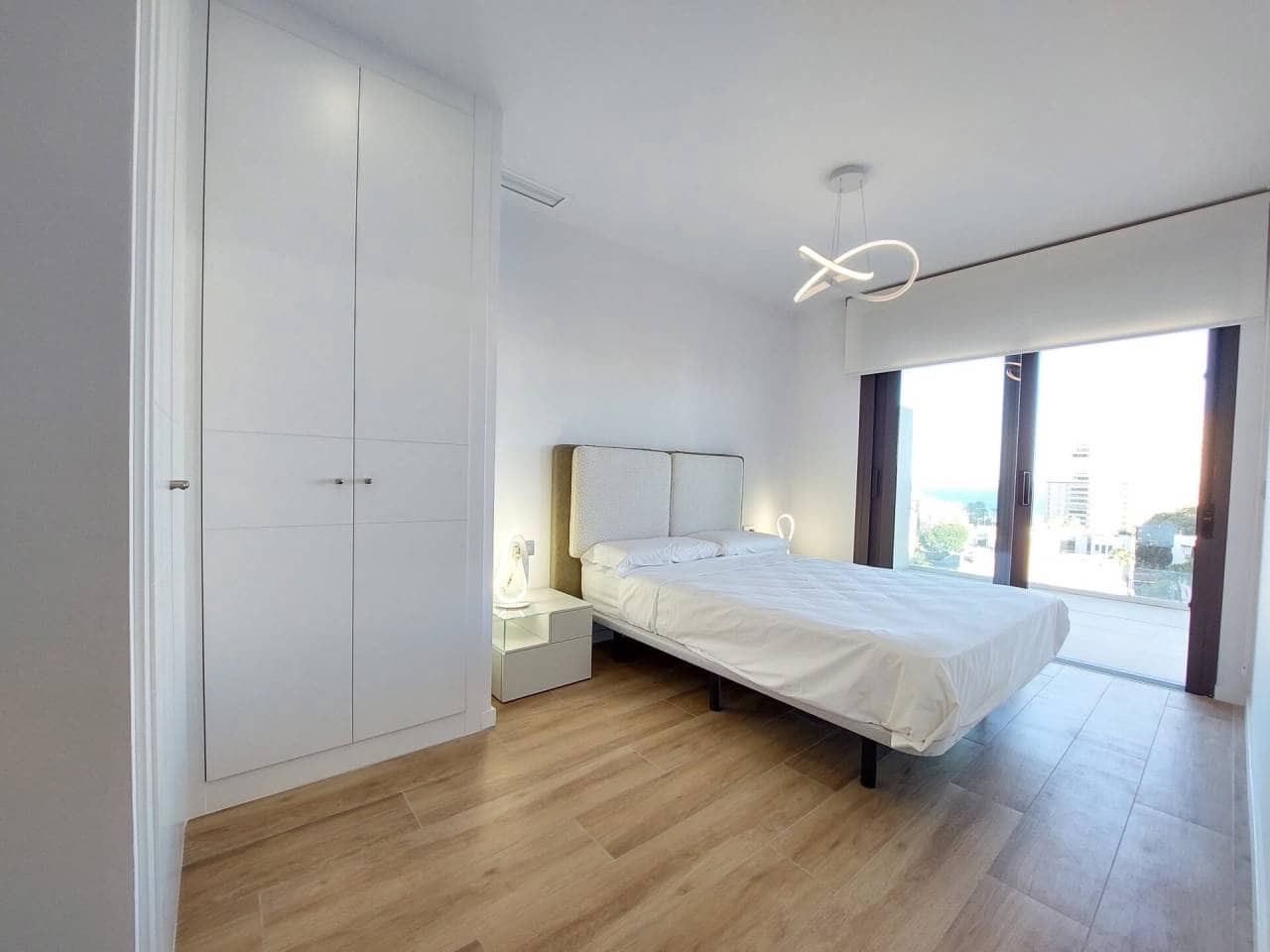 2 slaapkamer Flat te huur in Alicante stad met zwembad garage - € 2.100 (Ref: 7860594)