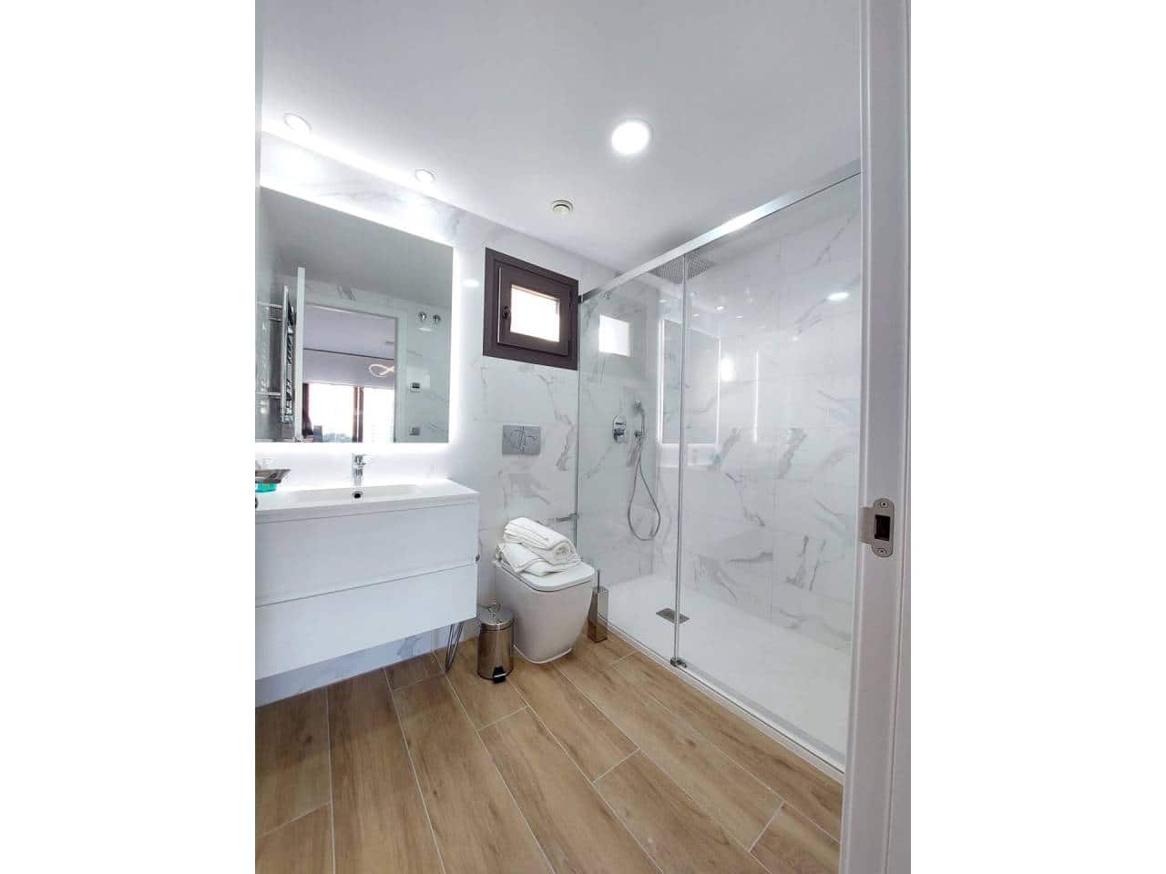 2 slaapkamer Flat te huur in Alicante stad met zwembad garage - € 2.100 (Ref: 7860594)