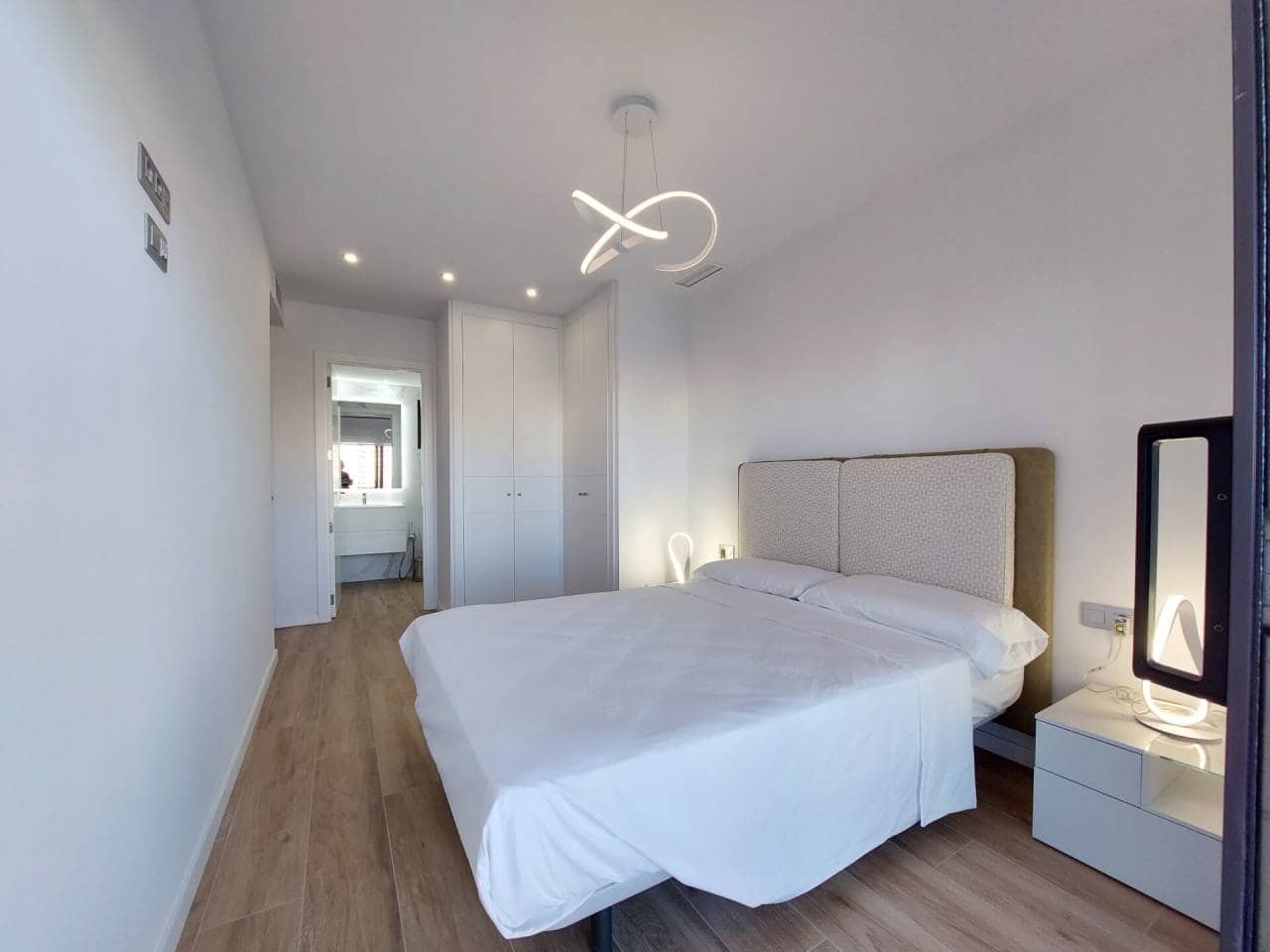 2 slaapkamer Flat te huur in Alicante stad met zwembad garage - € 2.100 (Ref: 7860594)