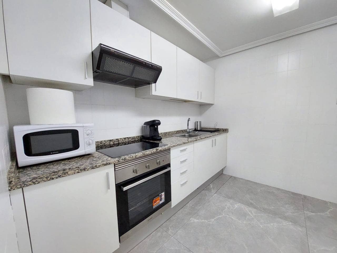 3 soveværelse Lejlighed til leje i Alicante by - € 1.400 (Ref: 7882325)