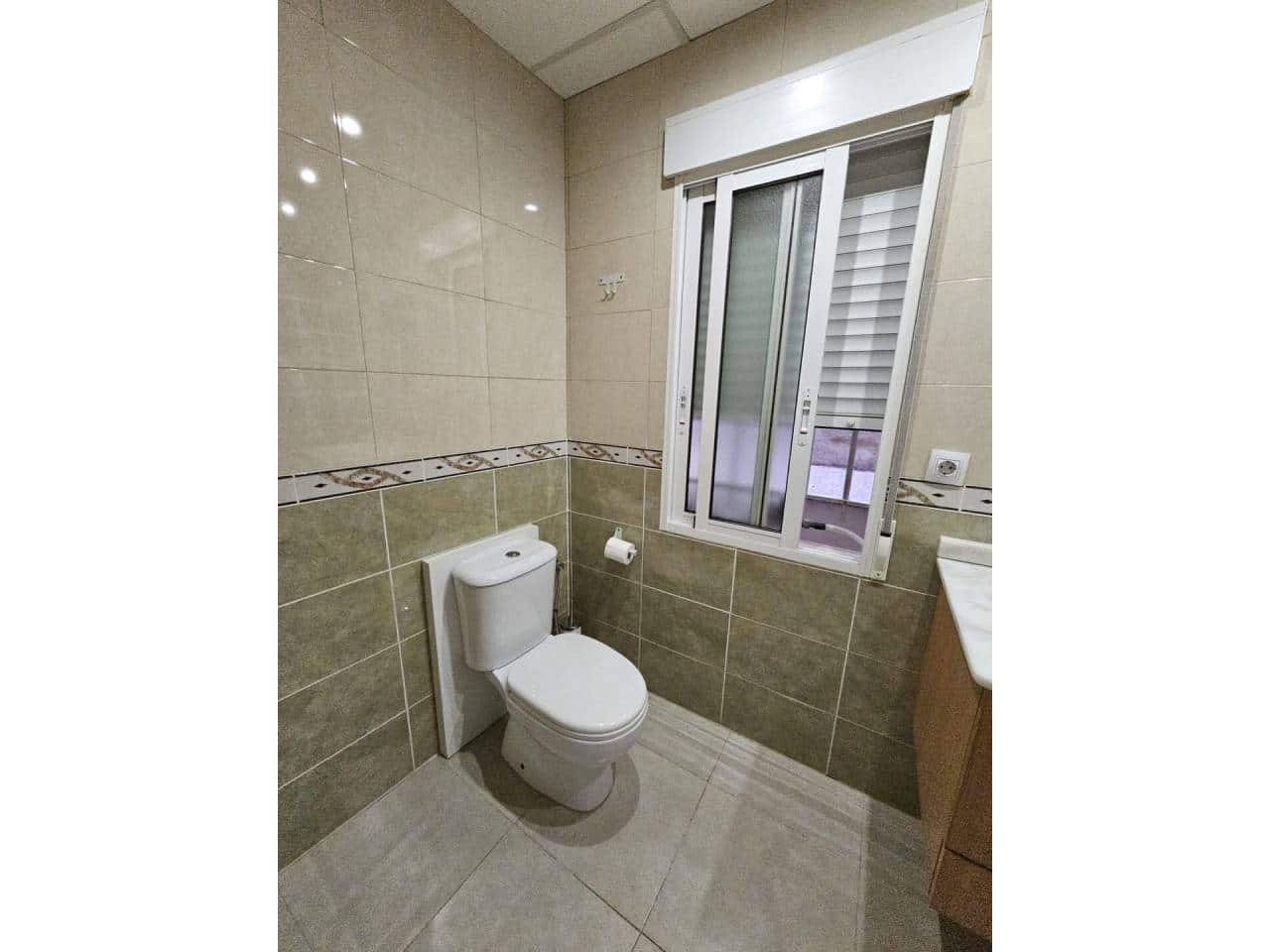 3 Zimmer Wohnung zu vermieten in Alicante / Alacant Stadt - 950 € (Ref: 7917991)