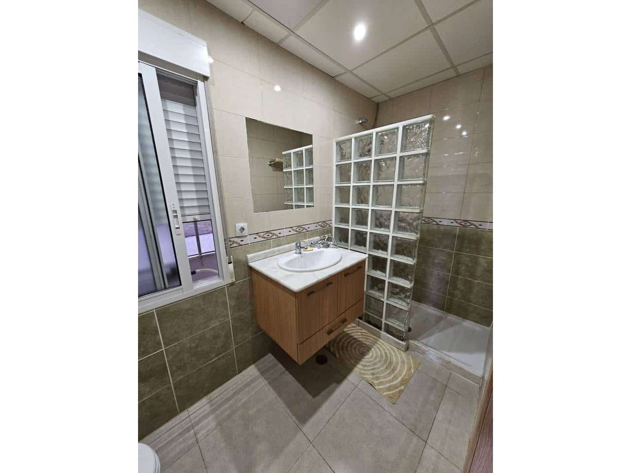 3 Zimmer Wohnung zu vermieten in Alicante / Alacant Stadt - 950 € (Ref: 7917991)