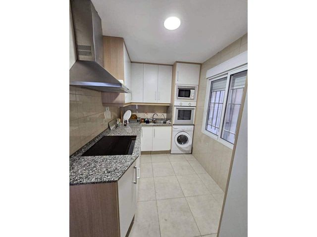 3 Zimmer Wohnung zu vermieten in Alicante / Alacant Stadt - 950 € (Ref: 7917991)