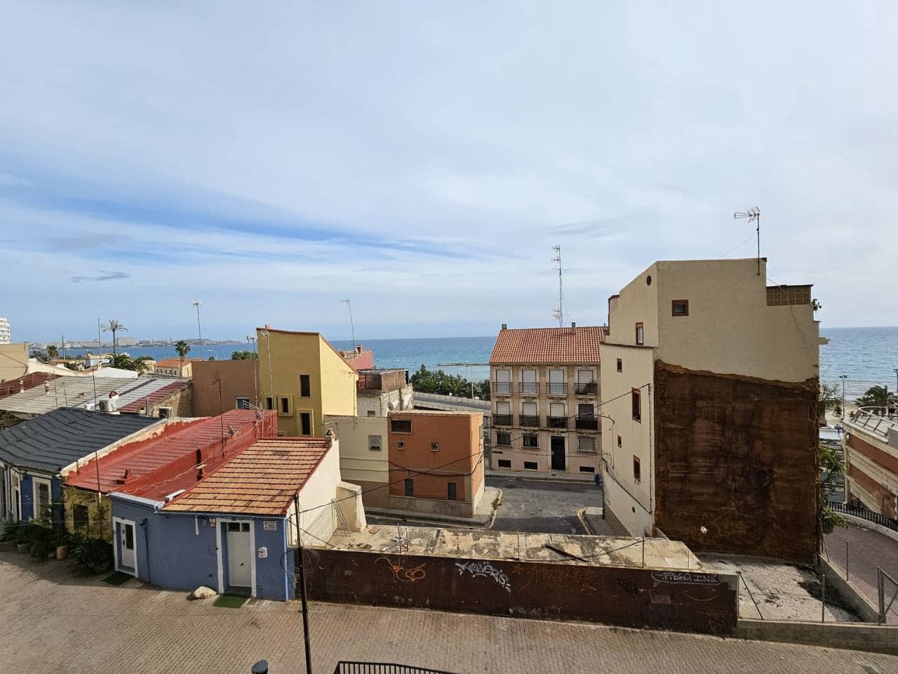 3 Zimmer Wohnung zu vermieten in Alicante / Alacant Stadt - 950 € (Ref: 7917991)