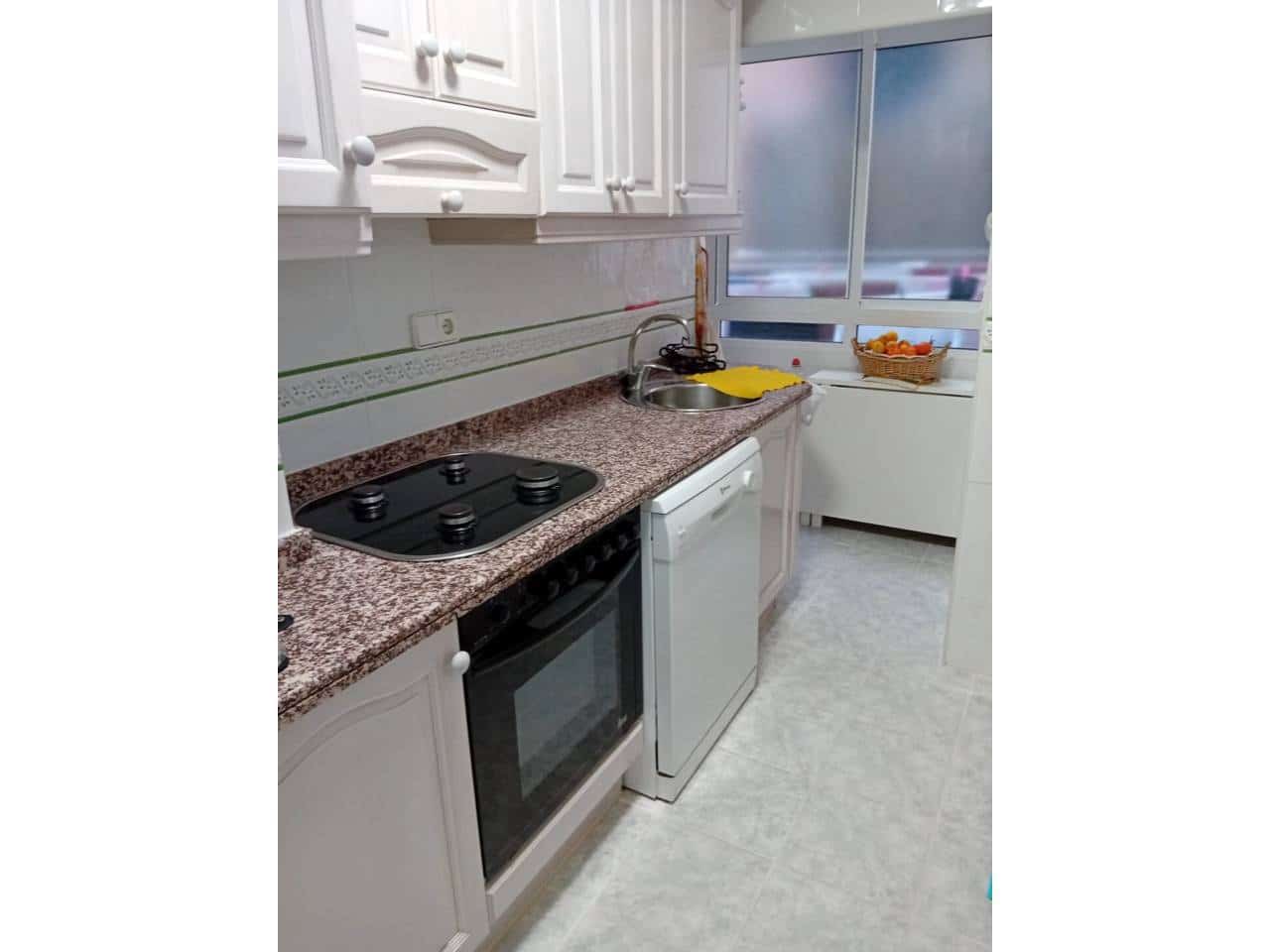 3 soverom Leilighet til leie i Alicante by - € 900 (Ref: 8178518)