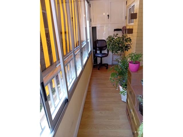 3 soverom Leilighet til leie i Alicante by - € 900 (Ref: 8178518)