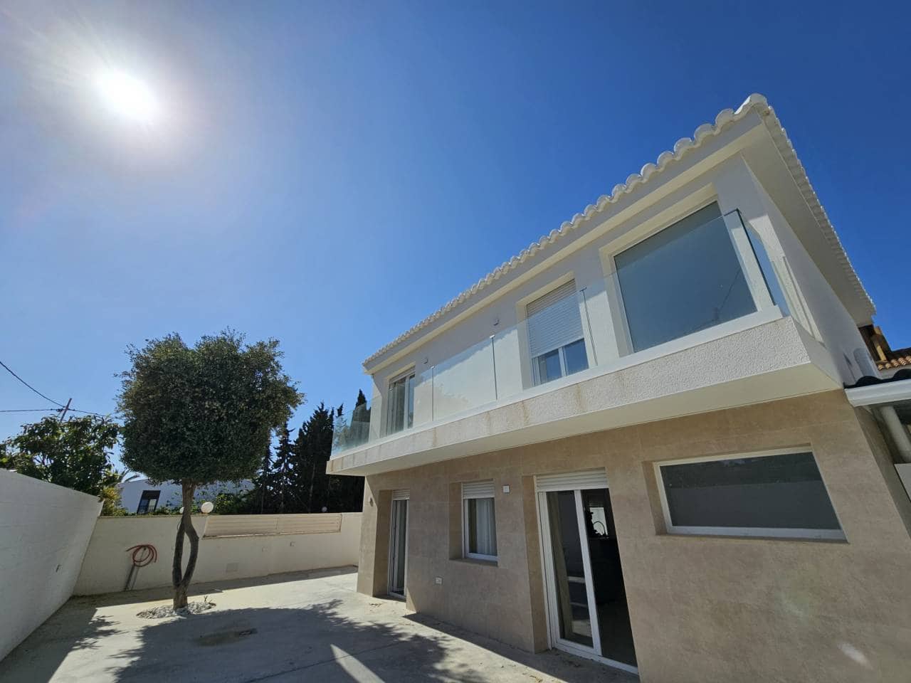 Chalet de 4 habitaciones en Cabo de las Huertas en alquiler con piscina garaje - 3.400 € (Ref: 8238359)