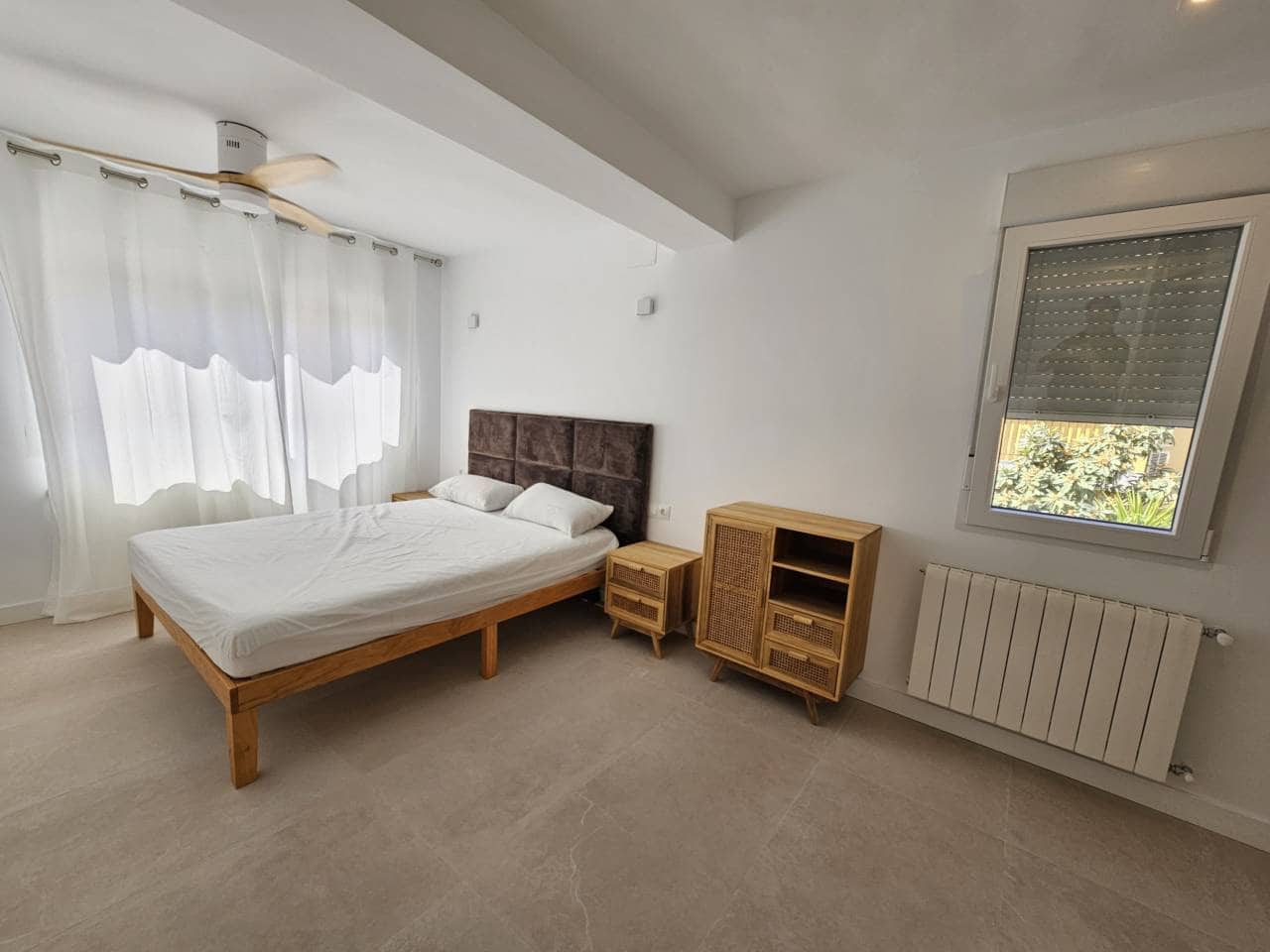 Chalet de 4 habitaciones en Cabo de las Huertas en alquiler con piscina garaje - 3.400 € (Ref: 8238359)