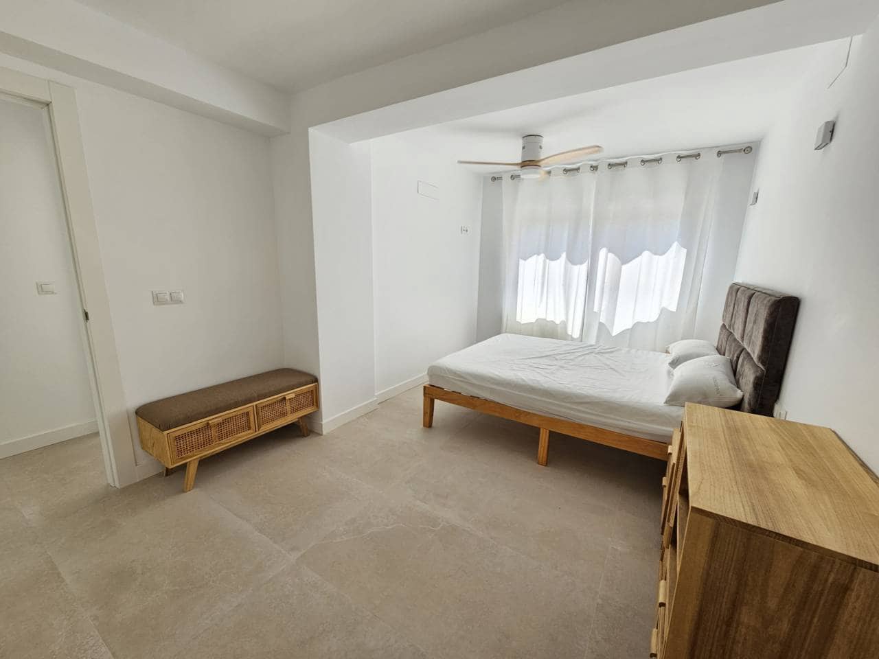 Chalet de 4 habitaciones en Cabo de las Huertas en alquiler con piscina garaje - 3.400 € (Ref: 8238359)