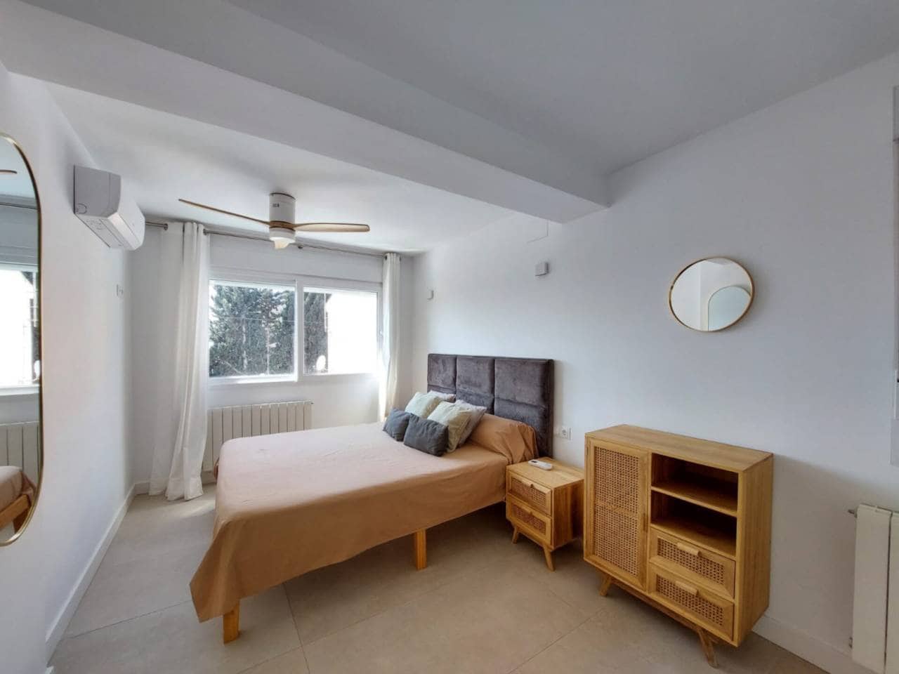 Chalet de 4 habitaciones en Cabo de las Huertas en alquiler con piscina garaje - 3.400 € (Ref: 8238359)