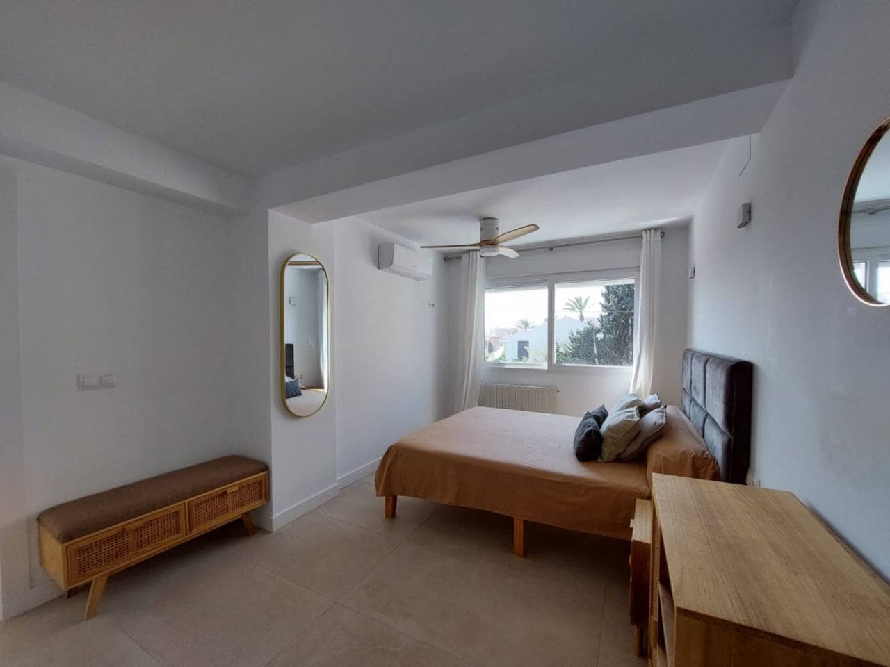 Chalet de 4 habitaciones en Cabo de las Huertas en alquiler con piscina garaje - 3.400 € (Ref: 8238359)