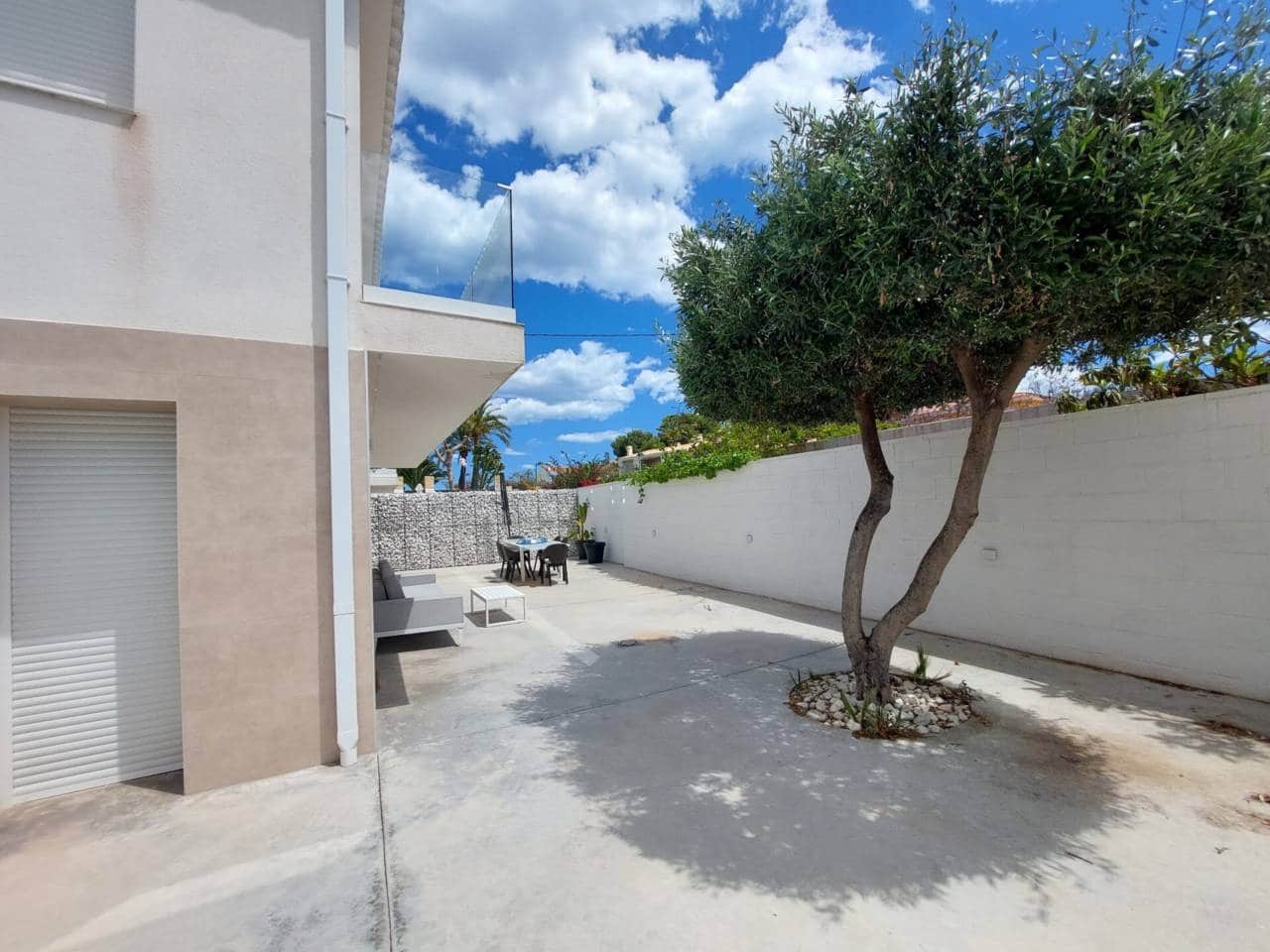 4 bedroom Villa for rent in Cabo de las Huertas with pool garage - € 3,400 (Ref: 8238359)