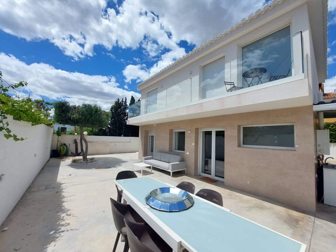 4 bedroom Villa for rent in Cabo de las Huertas with pool garage - € 3,400 (Ref: 8238359)
