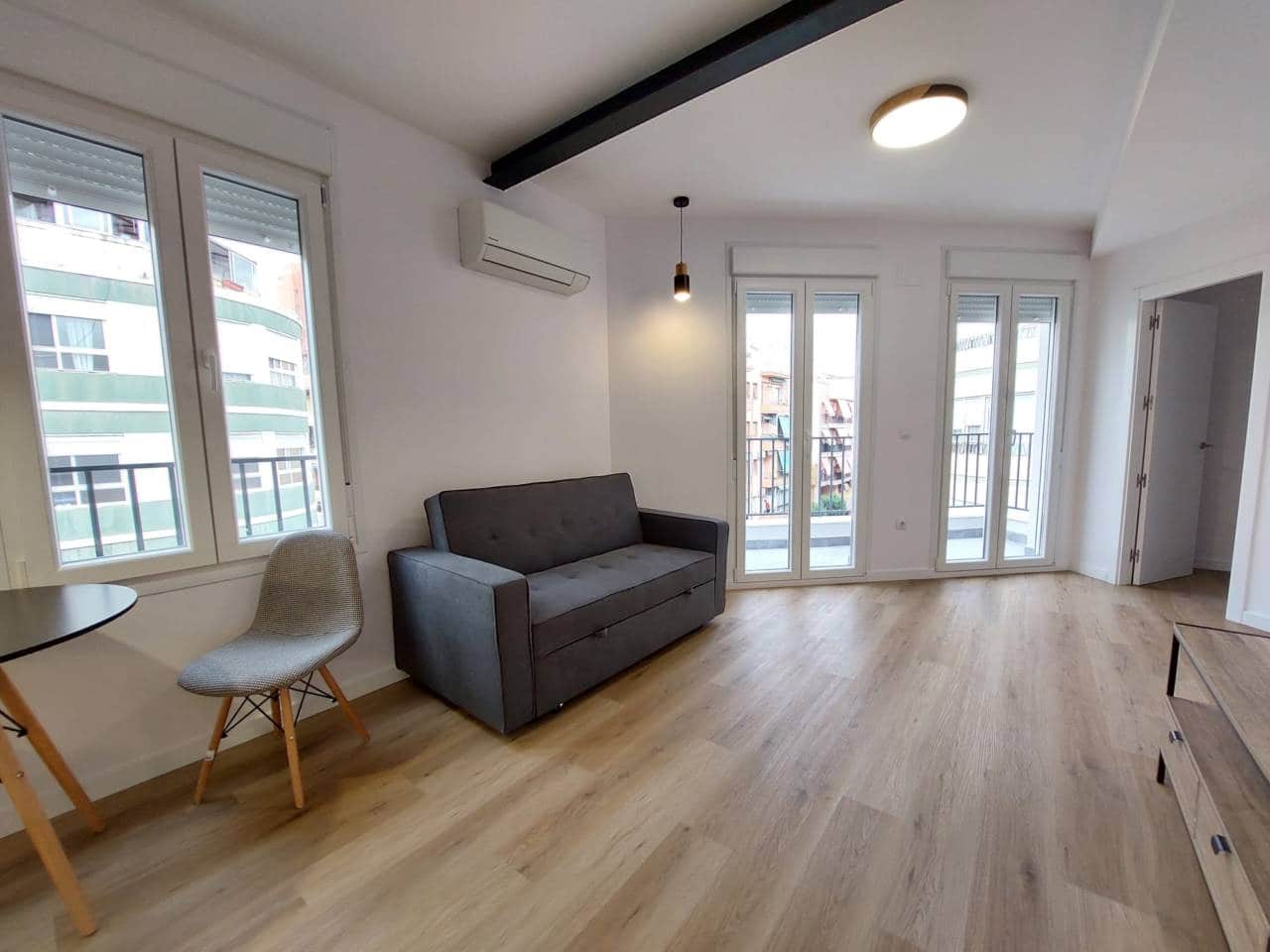 1 soveværelse Lejlighed til leje i Alicante by - € 890 (Ref: 8278420)