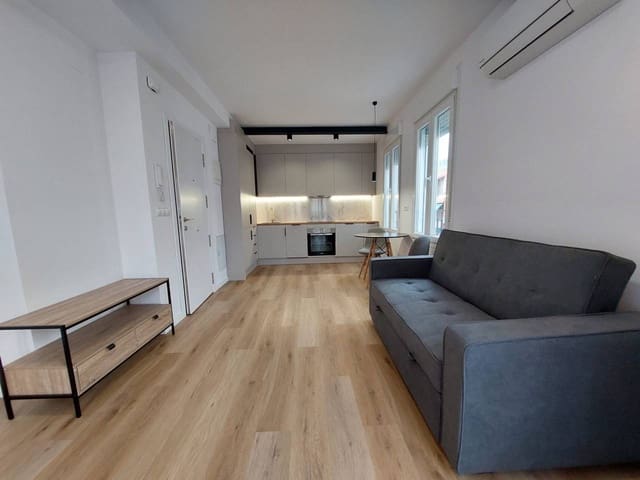 1 soveværelse Lejlighed til leje i Alicante by - € 890 (Ref: 8278420)