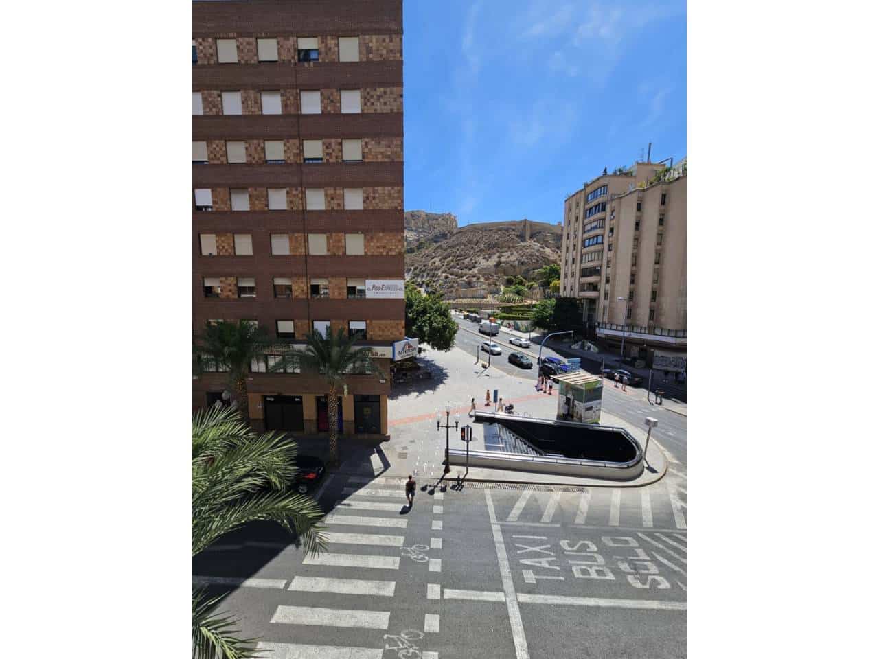 3 bedroom Flat for rent in Alicante / Alacant city with garage - € 1,500 (Ref: 8478802)