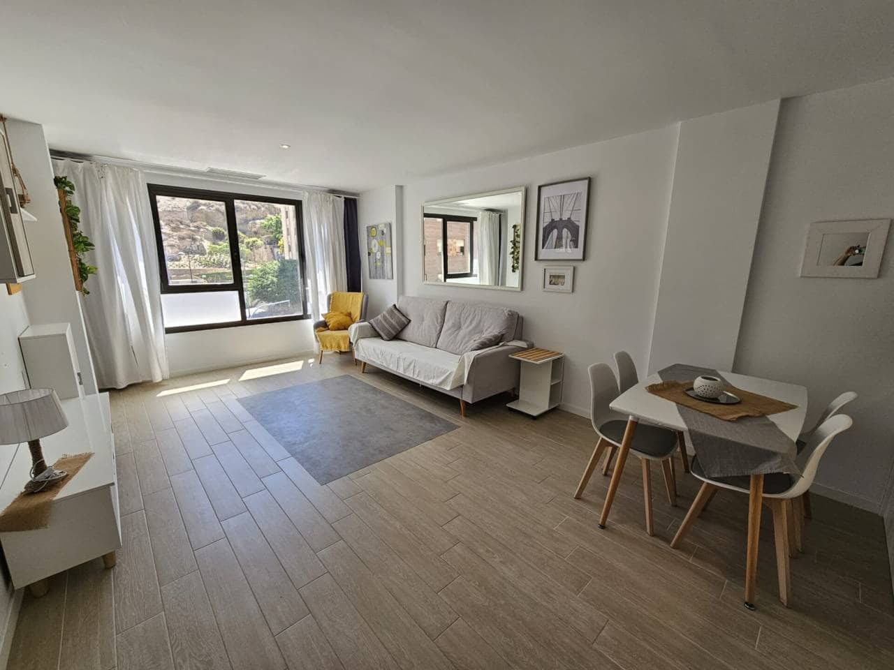 3 bedroom Flat for rent in Alicante / Alacant city with garage - € 1,500 (Ref: 8478802)