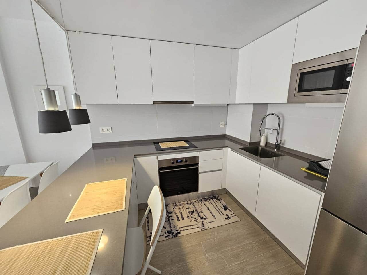 3 bedroom Flat for rent in Alicante / Alacant city with garage - € 1,500 (Ref: 8478802)