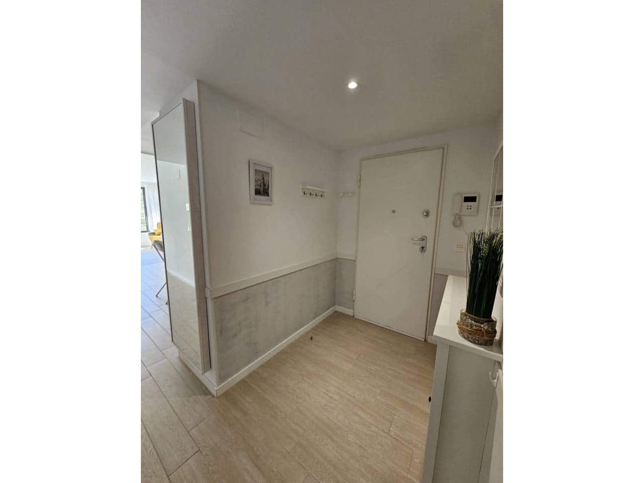 3 bedroom Flat for rent in Alicante / Alacant city with garage - € 1,500 (Ref: 8478802)