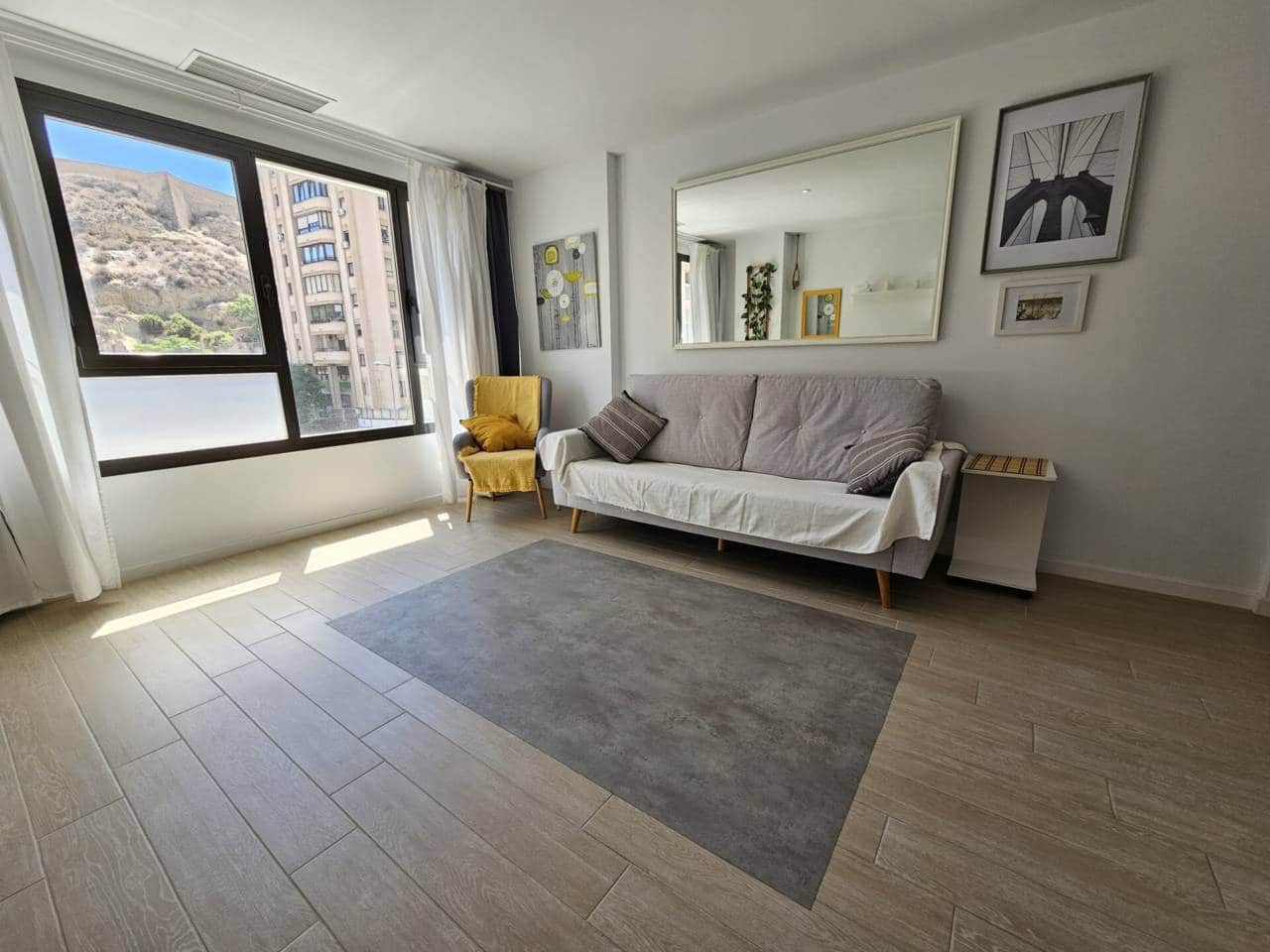 3 bedroom Flat for rent in Alicante / Alacant city with garage - € 1,500 (Ref: 8478802)