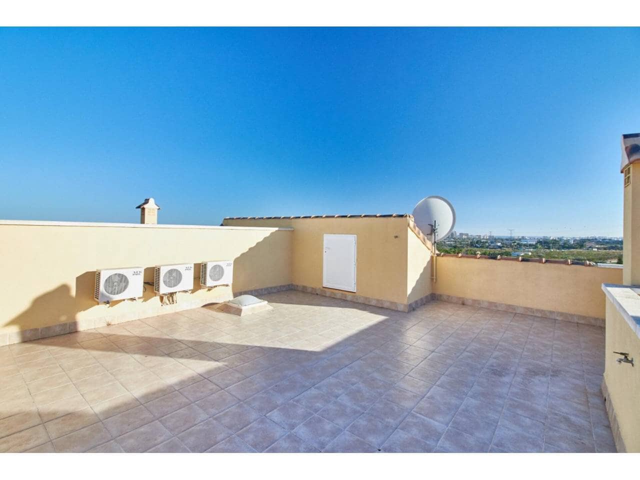 2 sypialnia Bungalow do wynajęcia w Muchamiel / Mutxamel z basenem garażem - 1 350 € (Ref: 8658099)