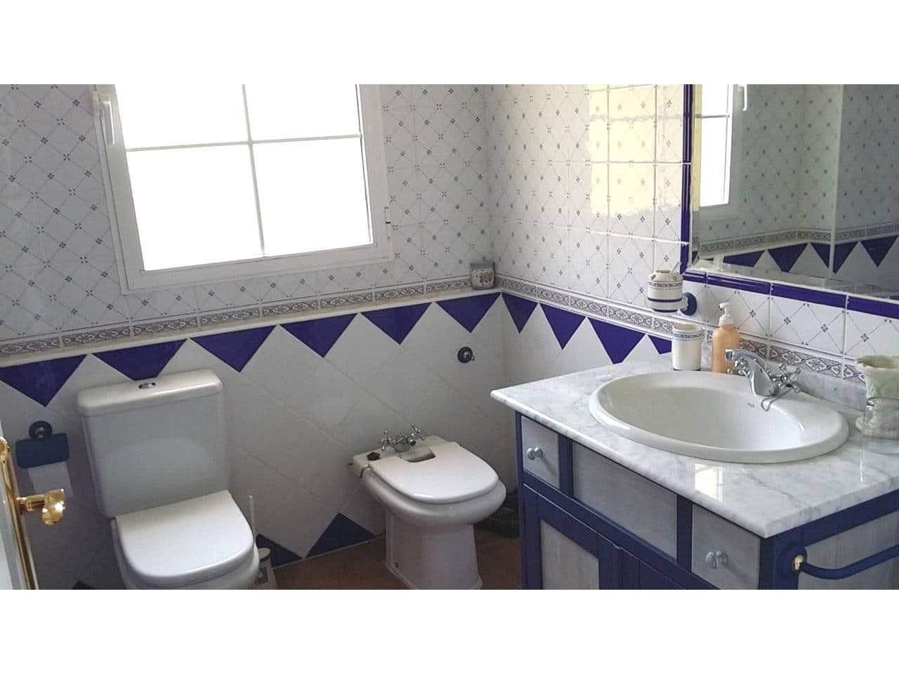 5 bedroom Villa for sale in Elda with pool garage - € 890,000 (Ref: 9084834)